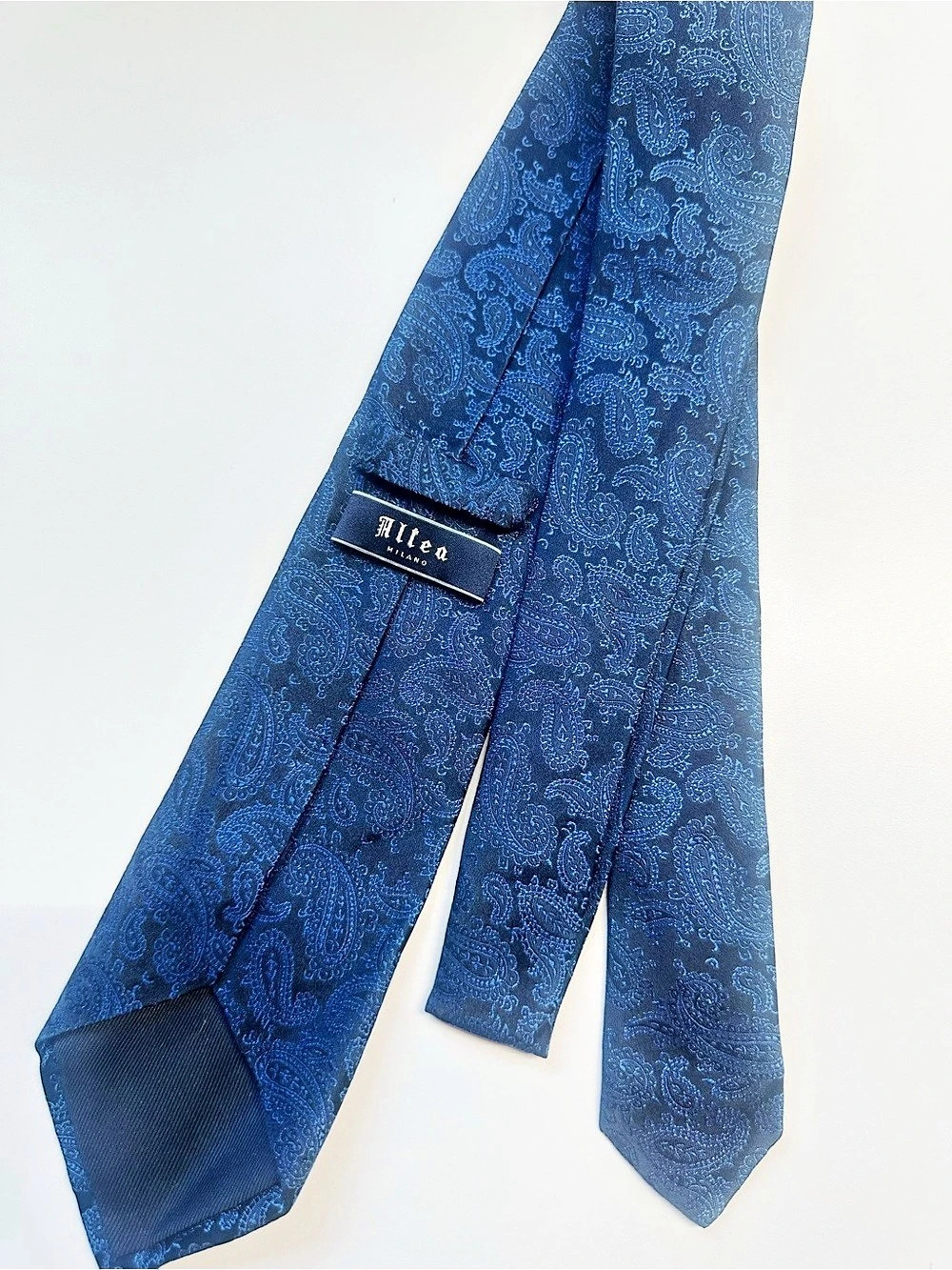 Italy Milano 100% Silk Allea Paisley Blue Tie Like New